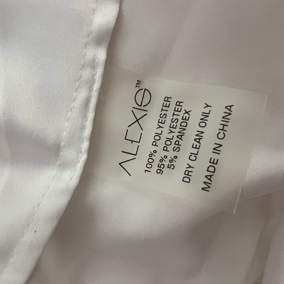 Alexis size M white and red crochet lace off the shoulder top - Picture 6 of 7